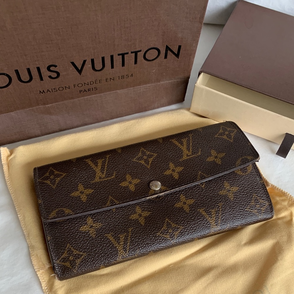Authentic Louis Vuitton Wallet - Picture 1 of 9